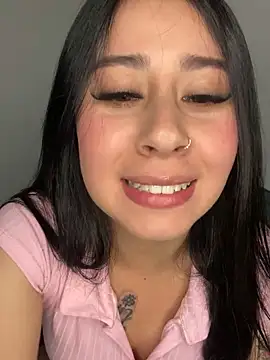 Snapshot of Zoee_t chatting on October 17, 3:53 am Zoee t online show from October 17, 3:53 am