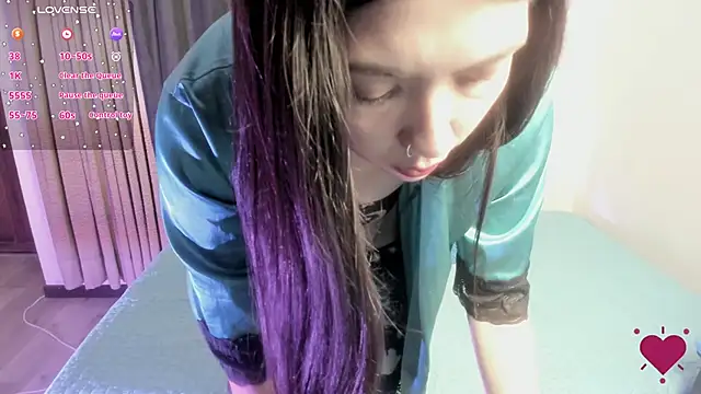 Aurora Hotson online show from January 28, 7:22 am