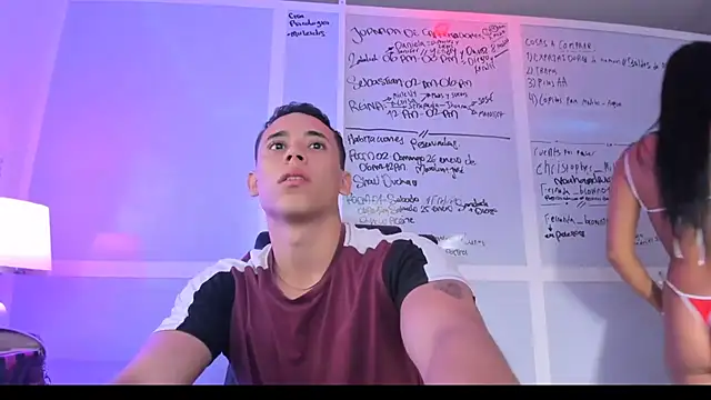 Snapshot of briambrows chatting on January 24, 12:20 pm briambrows online show from January 24, 12:20 pm