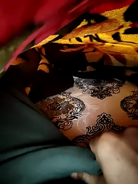 Snapshot of small131 chatting on December 12, 7:26 pm small131 online show from December 12, 7:26 pm