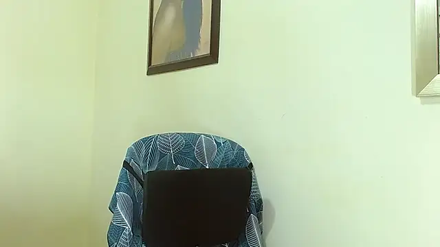 Snapshot of katerineleon chatting on December 4, 9:23 pm katerineleon online show from December 4, 9:23 pm