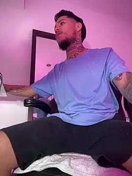 Junihn0 online show from October 3, 9:01 pm