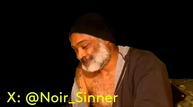 Snapshot of sinnernoir chatting on January 22, 2:04 am sinnernoir online show from January 22, 2:04 am
