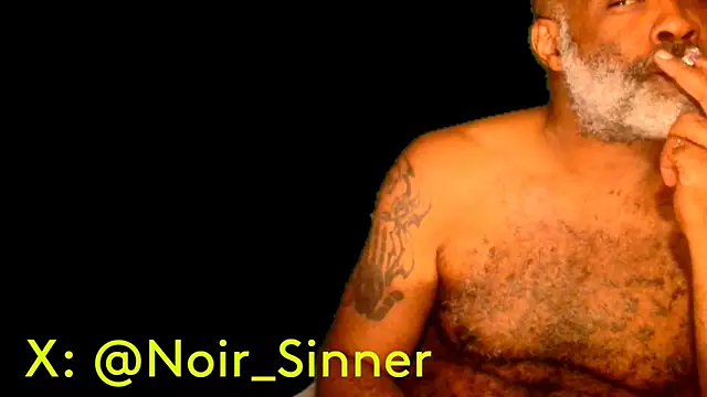 Snapshot of sinnernoir chatting on January 23, 7:22 am sinnernoir online show from January 23, 7:22 am