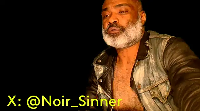 Snapshot of sinnernoir chatting on January 26, 4:20 am sinnernoir online show from January 26, 4:20 am