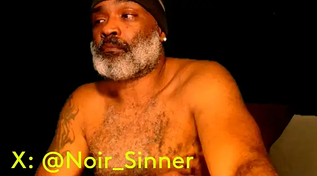 Snapshot of sinnernoir chatting on January 31, 3:09 am sinnernoir online show from January 31, 3:09 am