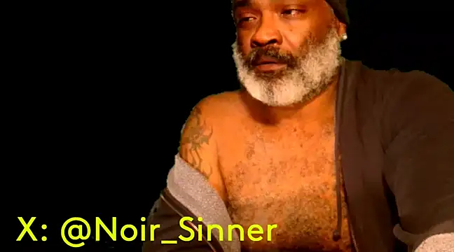 Snapshot of sinnernoir chatting on January 31, 6:13 am sinnernoir online show from January 31, 6:13 am