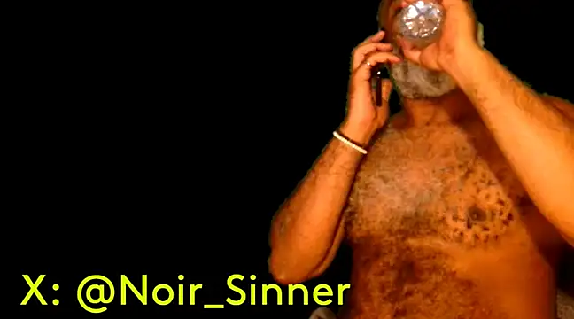 Snapshot of sinnernoir chatting on January 31, 4:48 pm sinnernoir online show from January 31, 4:48 pm