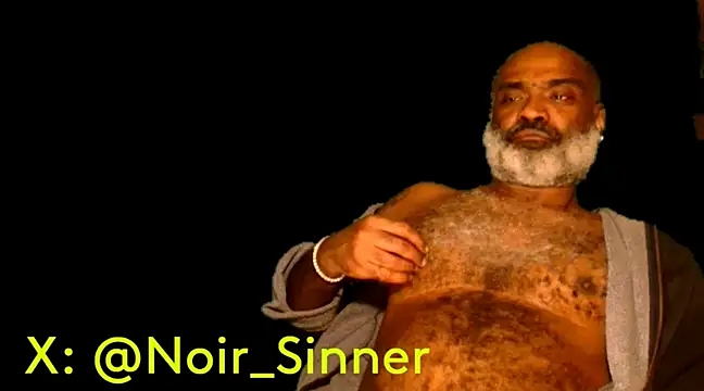 Snapshot of sinnernoir chatting on February 2, 4:15 am sinnernoir online show from February 2, 4:15 am
