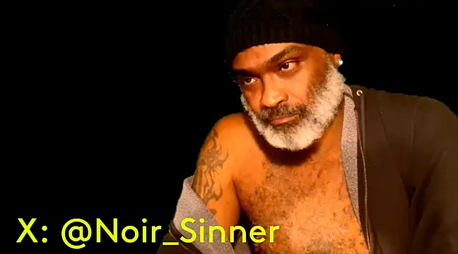 Snapshot of sinnernoir chatting on February 3, 3:09 am sinnernoir online show from February 3, 3:09 am