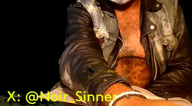 Snapshot of sinnernoir chatting on February 4, 3:26 pm sinnernoir online show from February 4, 3:26 pm