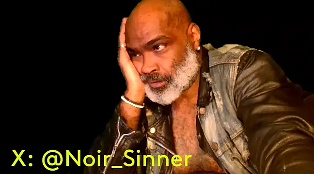Snapshot of sinnernoir chatting on February 5, 9:07 pm sinnernoir online show from February 5, 9:07 pm