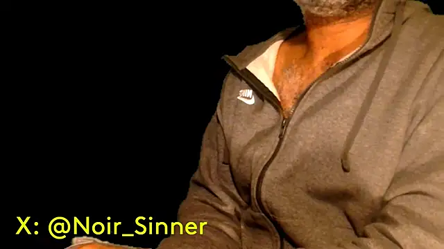 Snapshot of sinnernoir chatting on March 13, 7:31 am sinnernoir online show from March 13, 7:31 am