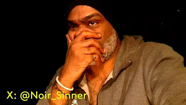 Snapshot of sinnernoir chatting on March 13, 3:28 pm sinnernoir online show from March 13, 3:28 pm