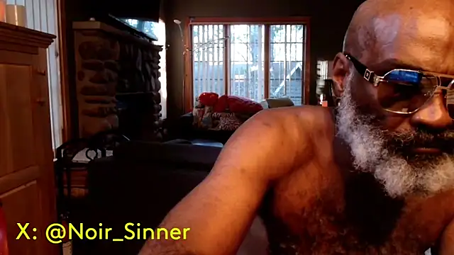 Snapshot of sinnernoir chatting on September 18, 10:01 pm sinnernoir online show from September 18, 10:01 pm