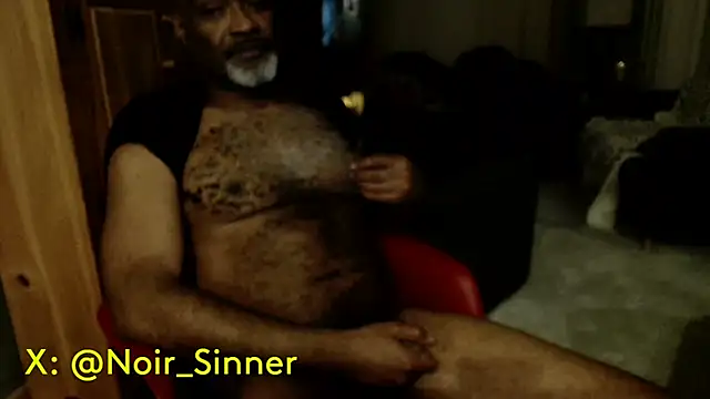 Snapshot of sinnernoir chatting on March 30, 6:47 am sinnernoir online show from March 30, 6:47 am