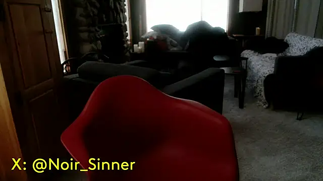 Snapshot of sinnernoir chatting on March 31, 11:32 am sinnernoir online show from March 31, 11:32 am