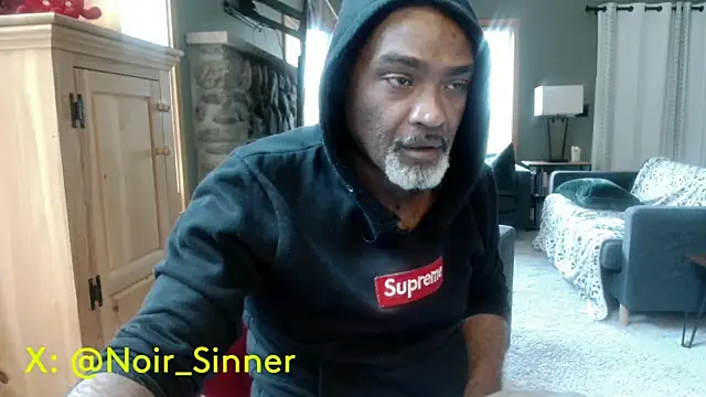 Snapshot of sinnernoir chatting on April 2, 2:58 pm sinnernoir online show from April 2, 2:58 pm