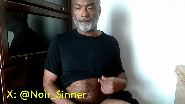 Snapshot of sinnernoir chatting on April 25, 1:14 pm sinnernoir online show from April 25, 1:14 pm