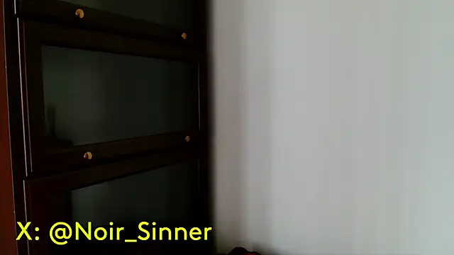 Snapshot of sinnernoir chatting on April 30, 12:00 pm sinnernoir online show from April 30, 12:00 pm