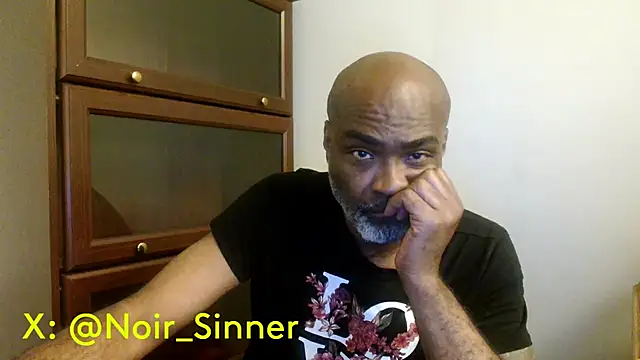 Snapshot of sinnernoir chatting on May 5, 3:36 am sinnernoir online show from May 5, 3:36 am