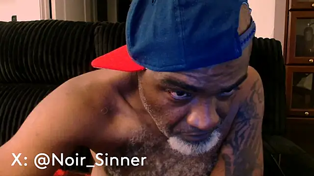 Snapshot of sinnernoir chatting on June 12, 2:32 am sinnernoir online show from June 12, 2:32 am
