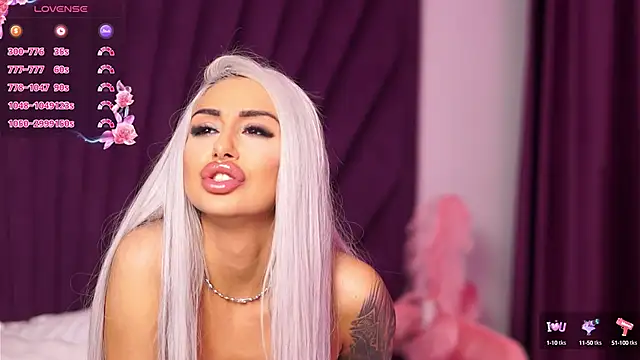 Snapshot of GoldenAmber chatting on March 17, 11:00 pm GoldenAmber online show from March 17, 11:00 pm