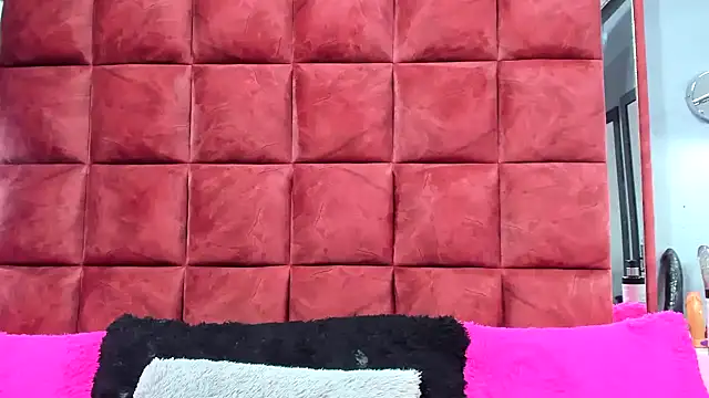 PENELOPELEWISs online show from January 24, 2:28 am