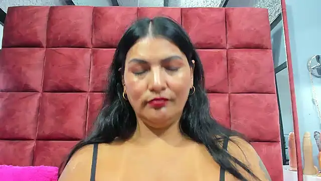PENELOPELEWISs online show from January 26, 4:30 am