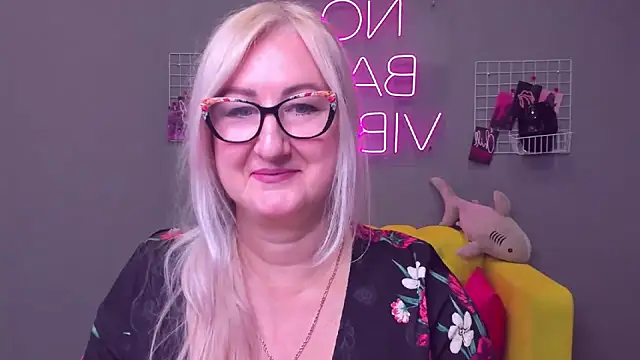 ChristyBrooks online show from December 24, 1:17 pm