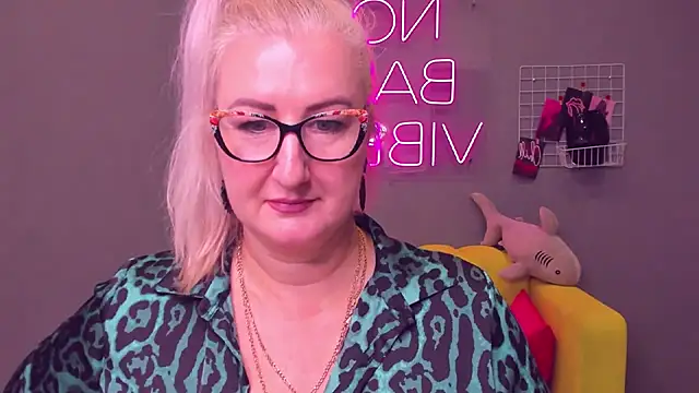 ChristyBrooks online show from December 25, 3:28 pm