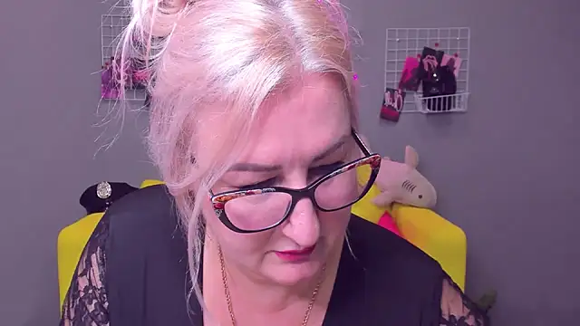 ChristyBrooks online show from December 28, 5:46 pm