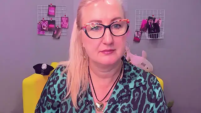 ChristyBrooks online show from December 29, 12:45 pm