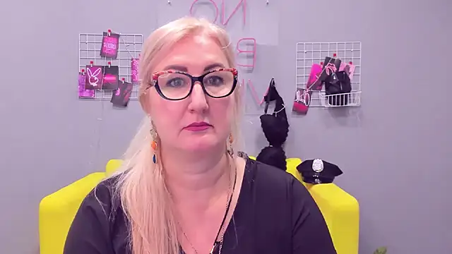 ChristyBrooks online show from December 30, 1:36 pm
