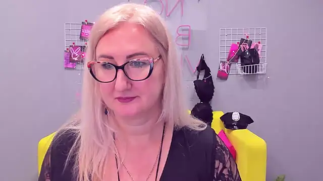 ChristyBrooks online show from December 30, 4:40 pm