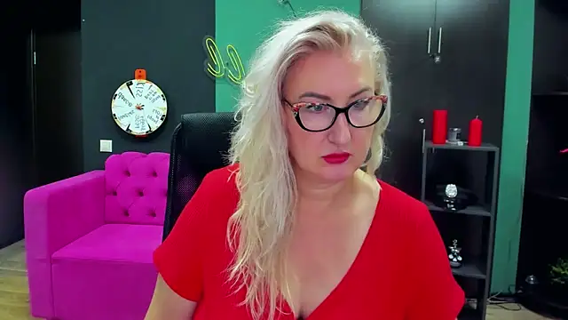 ChristyBrooks online show from September 24, 1:25 pm