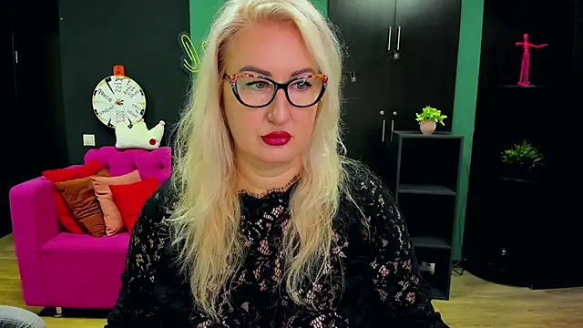 ChristyBrooks online show from November 25, 5:18 am