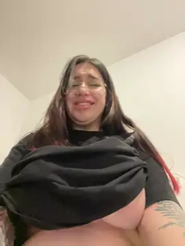 VikiDemi online show from February 25, 7:36 pm