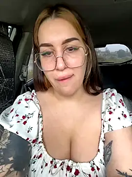 VikiDemi online show from September 18, 6:15 am