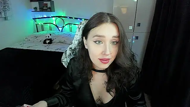 LinaTruly online show from November 7, 10:32 pm