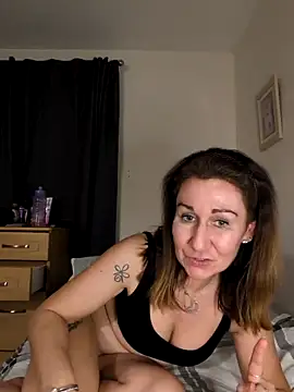 Snapshot of TamaraSweetxo chatting on April 2, 9:56 pm TamaraSweetxo online show from April 2, 9:56 pm