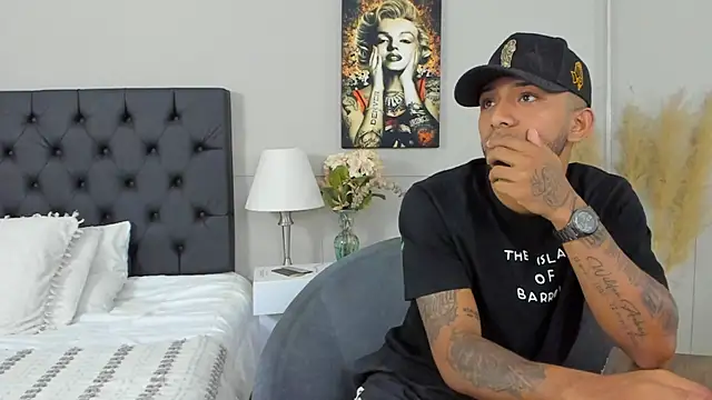 Snapshot of Robin_Rief chatting on February 10, 2:19 am Robin Rief online show from February 10, 2:19 am