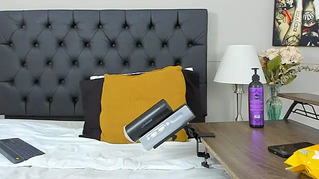 Snapshot of Robin_Rief chatting on February 21, 6:51 am Robin Rief online show from February 21, 6:51 am