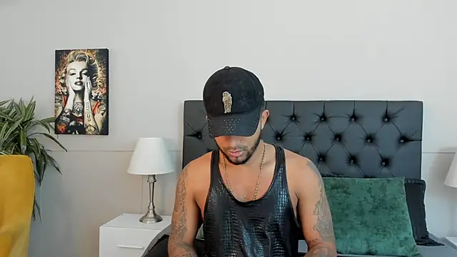 Snapshot of Robin_Rief chatting on October 14, 3:40 am Robin Rief online show from October 14, 3:40 am