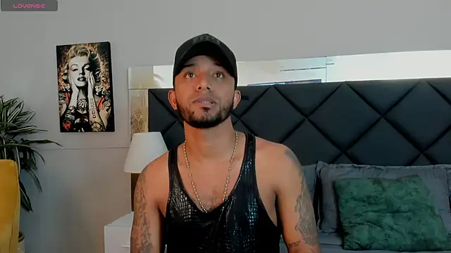 Snapshot of Robin_Rief chatting on November 12, 4:24 am Robin Rief online show from November 12, 4:24 am