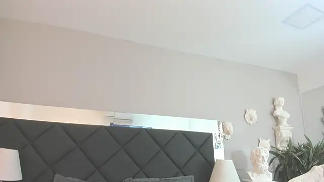 Snapshot of Robin_Rief chatting on November 19, 3:28 am Robin Rief online show from November 19, 3:28 am