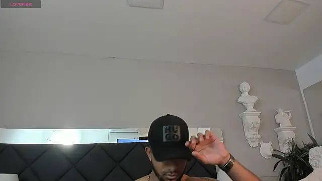 Snapshot of Robin_Rief chatting on November 22, 3:38 am Robin Rief online show from November 22, 3:38 am