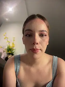 NicoleCut online show from June 2, 10:45 pm