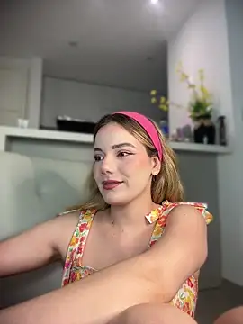 NicoleCut online show from June 13, 11:24 pm