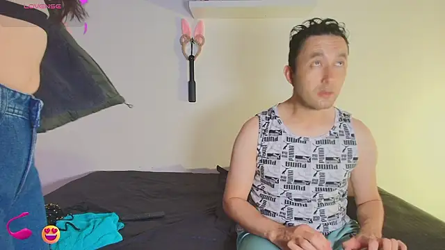 Snapshot of JeremmyAndStacy chatting on March 13, 2:23 pm JeremmyAndStacy online show from March 13, 2:23 pm